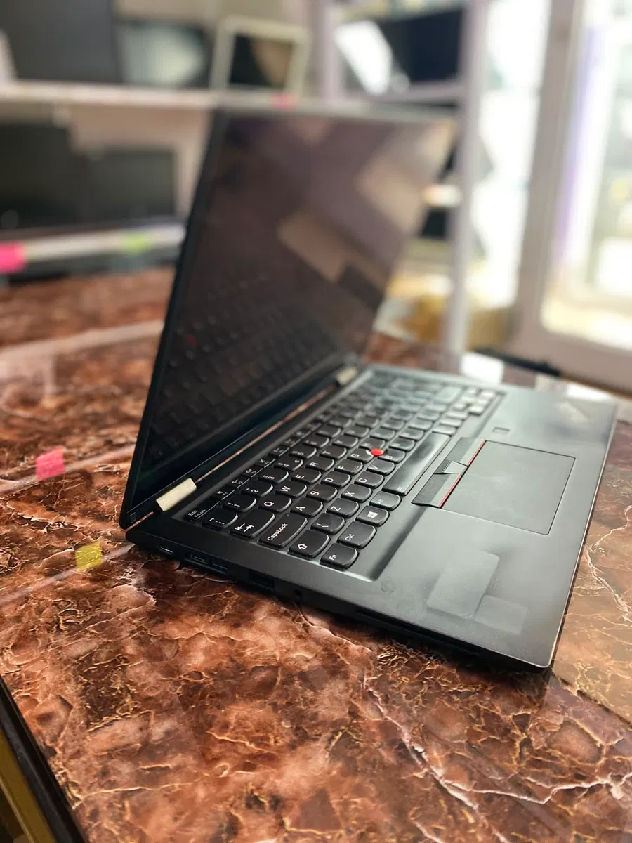 Lenovo X390 Yoga